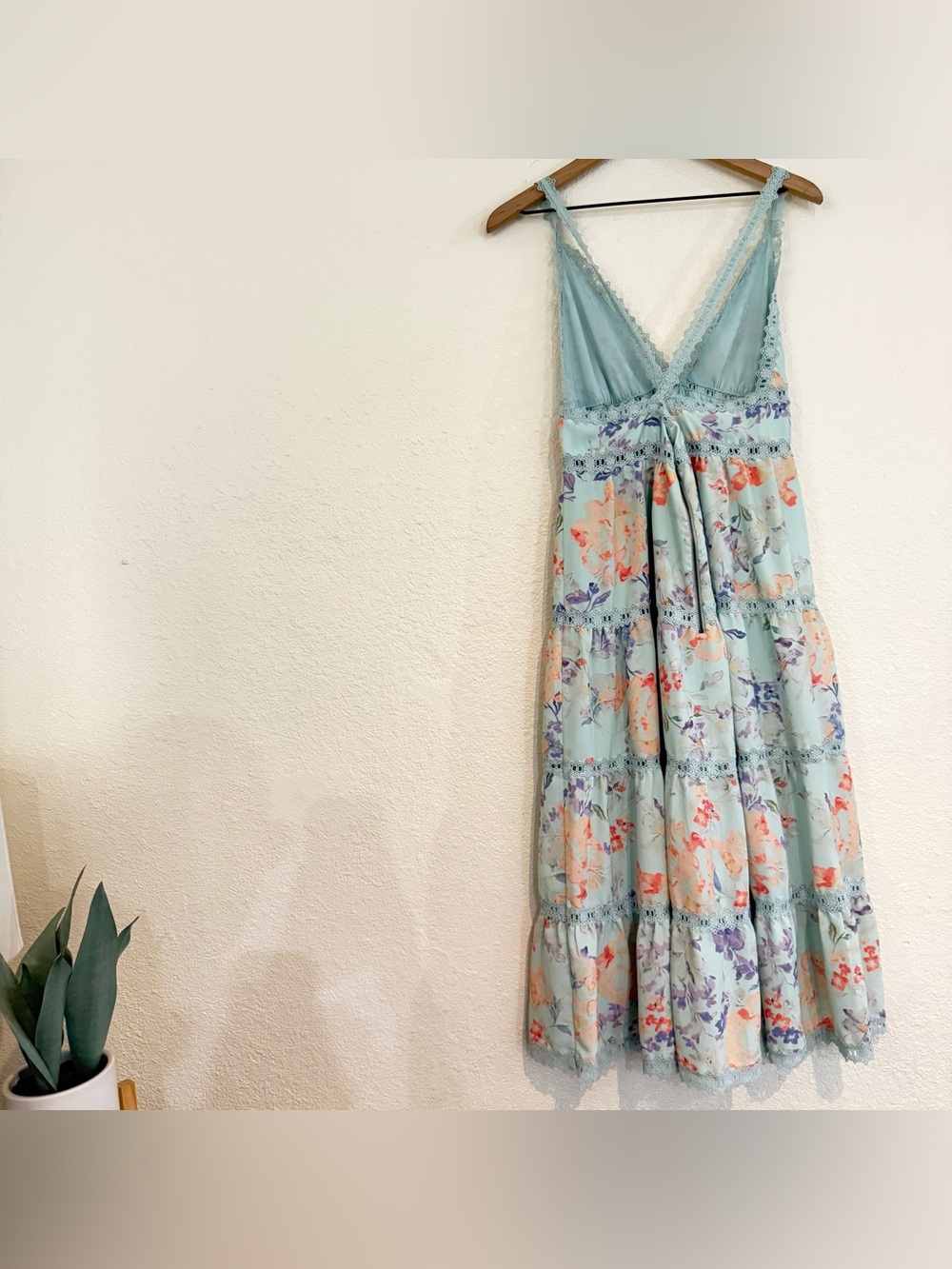 Alice + Olivia Karolina Crochet Floral Blue dress - Picture 9 of 16